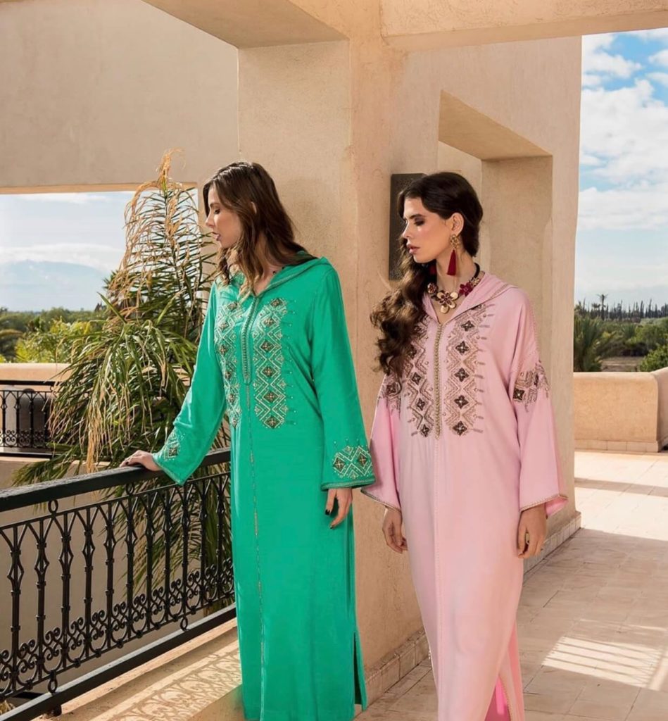 female traditional moroccan clothing